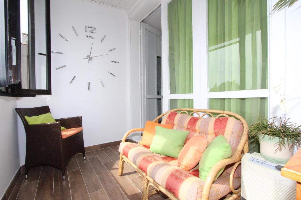 Apartment Elia Ровин Екстериор снимка