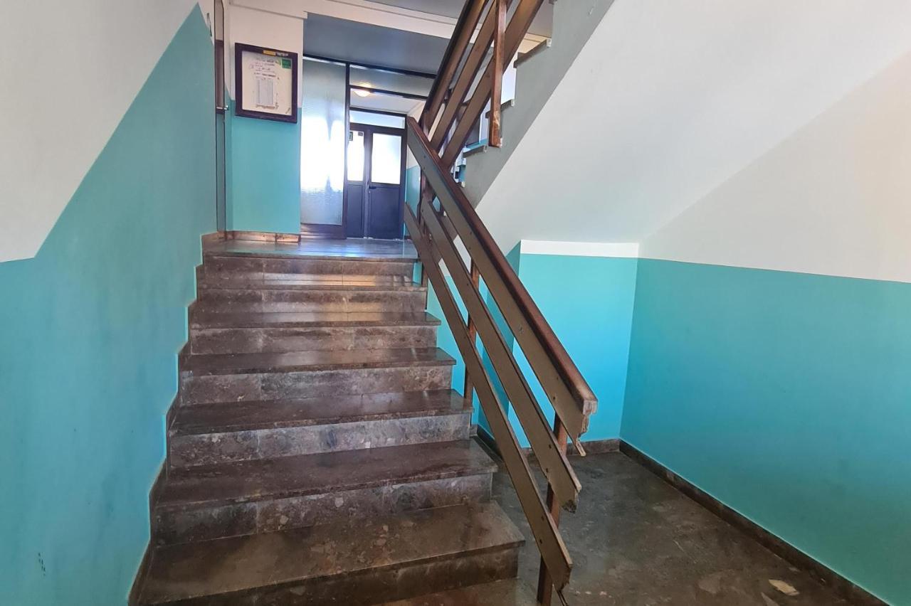 Apartment Elia Ровин Екстериор снимка